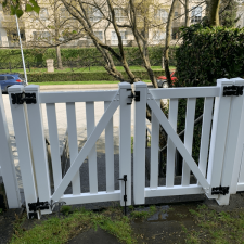 Vinyl-Fence-Cleaning-in-Richmond-BC 1