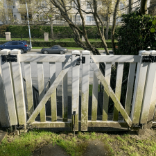 Vinyl-Fence-Cleaning-in-Richmond-BC 0